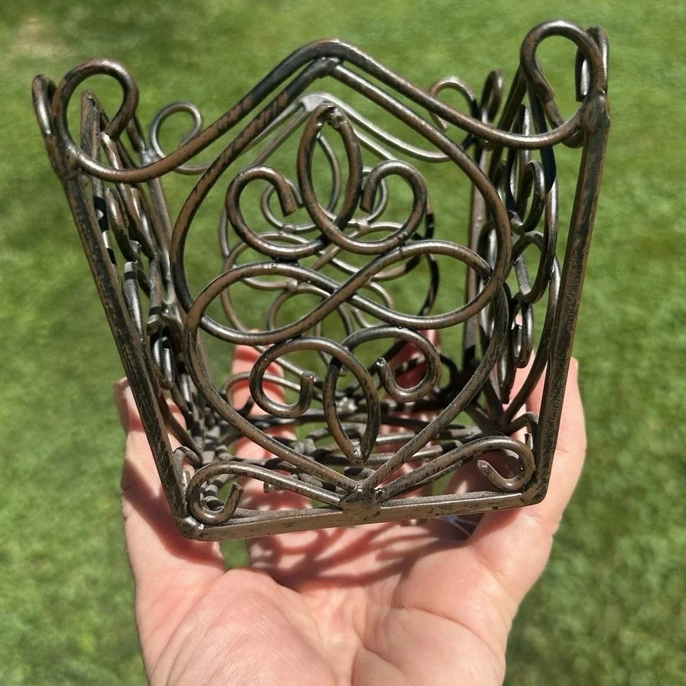 Southern Living Home Wrought Iron Wire Basket - The Rosedale Plant Holder Small